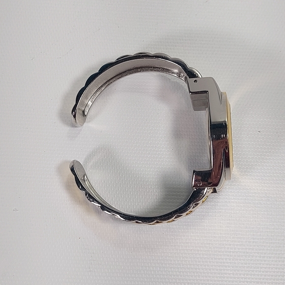 La Rochelle Gold Silver Tone Clamshell Bracelet Ladies Watch, New Battery - Picture 5 of 8